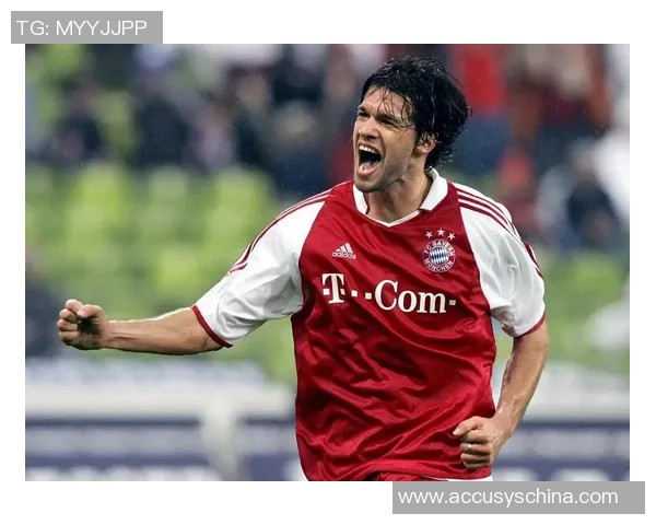 足球硬汉传奇：他们的坚持与拼搏成就了无数巅峰时刻