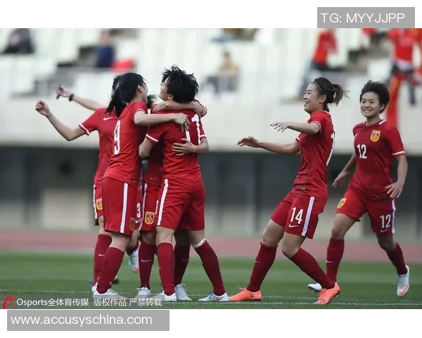 中国女足明星球员精彩瞬间汇集 她们的拼搏与荣耀展现体育风采 中国女足明星球员精彩瞬间汇集 她们的拼搏与荣耀展现体育风采